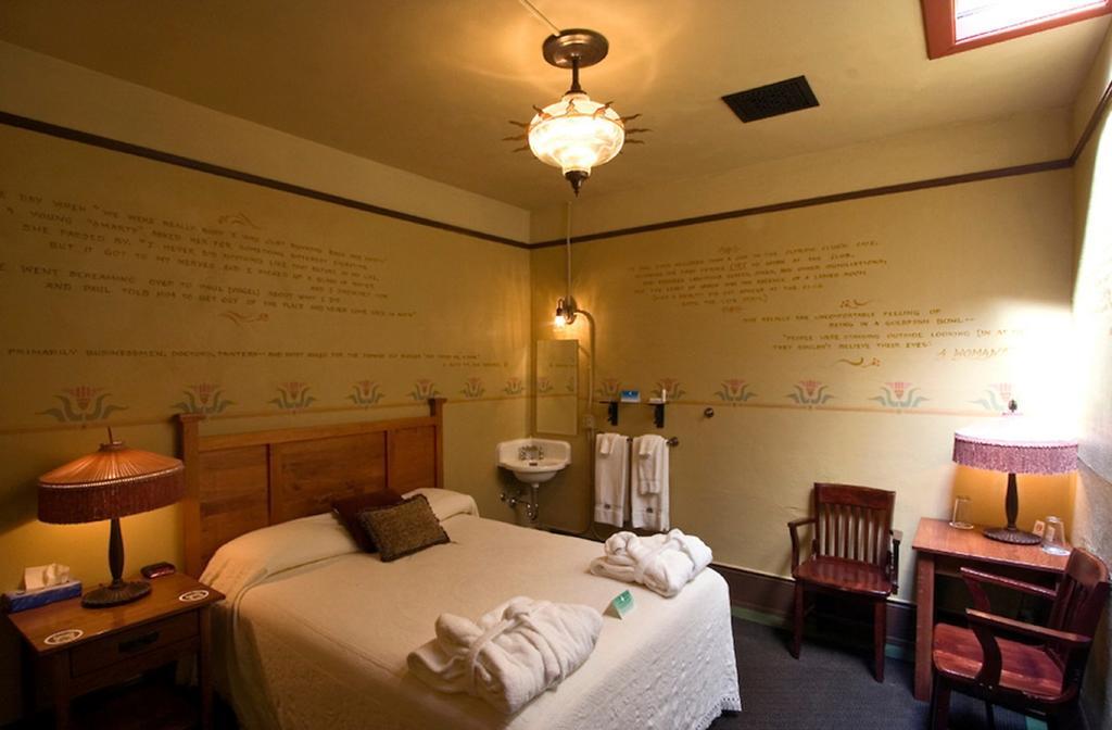 Mcmenamins Olympic Club Lodge Centralia