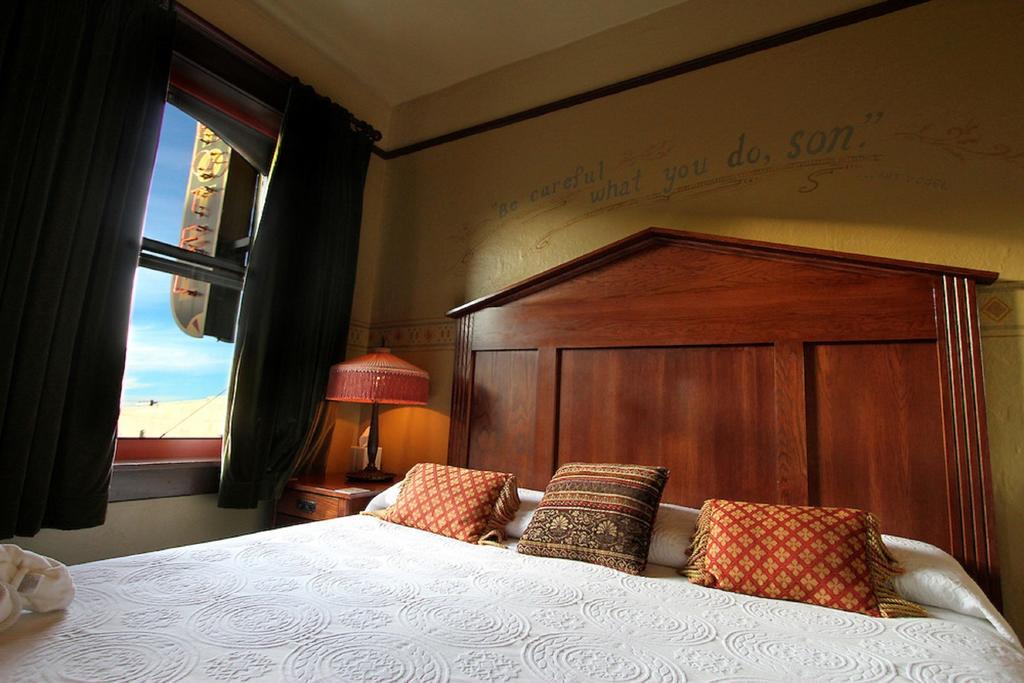 Mcmenamins Olympic Club Lodge *